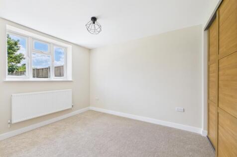 CAM03062G0-PR0163-STILL004