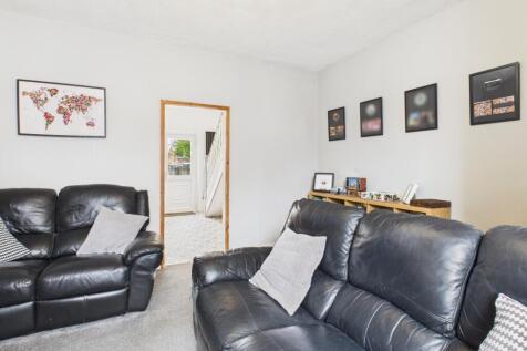 CAM03729G0-PR0141-STILL033