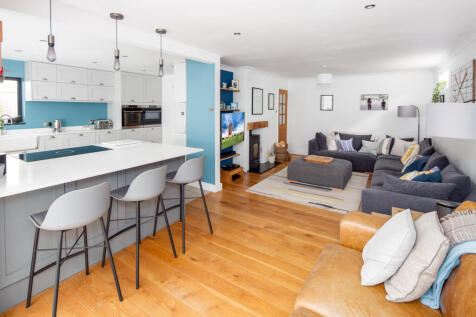 Family Area to Living Area