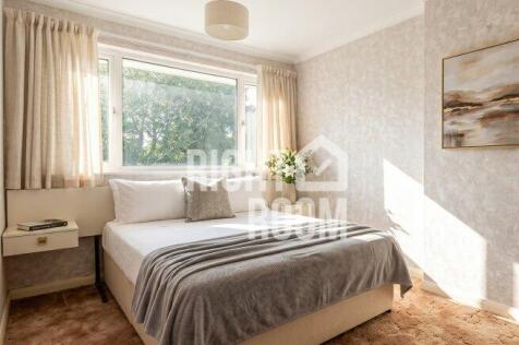 petworth-gardens-so16-8ef-1064902
