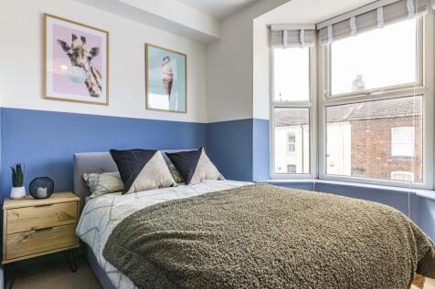 ALL ENSUITES // SPARE ROOM // Ripon St // 5 Bed  // AUG 2026 photo 5