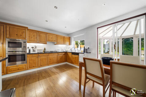 Buckingham Drive, Knutsford photo 4