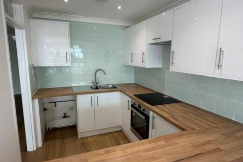 new kitchen 2.jpg