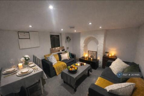 Shared Cosy Living Room 