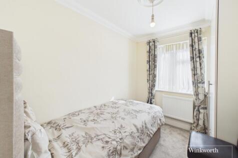 Hollycroft Avenue, Wembley, HA9 photo 4