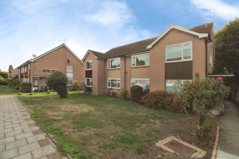 Three Bedroom 1st Floor Maisonette To Rent