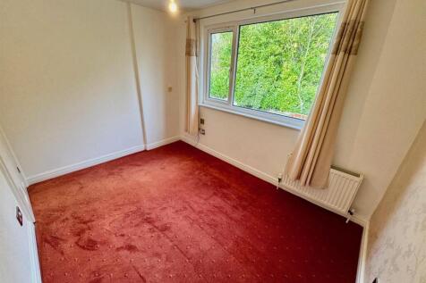 Bedroom 5b.jpg