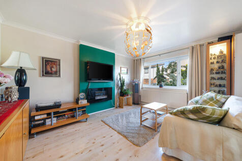 8 BEESTON CLOSE-43.jpg