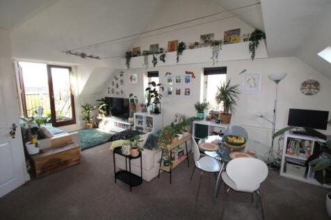 FLat 5 Lounge Din...