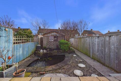 CAM05193G0-PR0104-STILL007.jpg