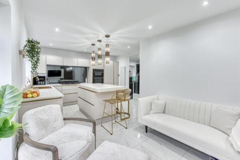 27 Mount Road-FEB25-kitchen5.jpg