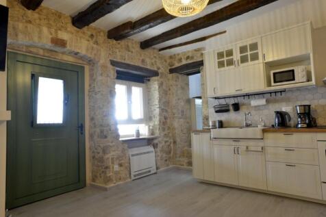 Kitchen and entrance