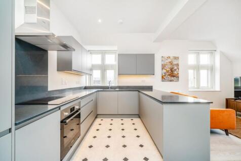 Three Pigeons House, High Street, London photo 3