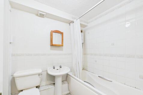 Bathroom.jpg