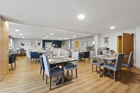 12-a157GCMCS - 11 Chiltern Place - Restaurant 2 -O