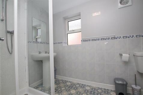 First Floor Shower Room.JPG