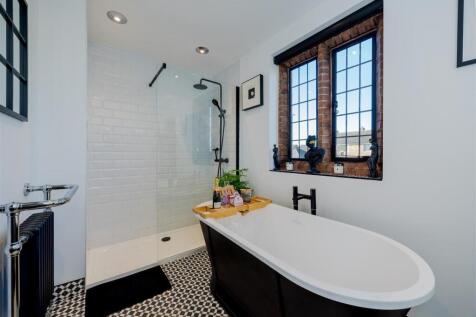 Family Bathroom 1 SAPL3866-20251125-DxO_DeepPRIME 