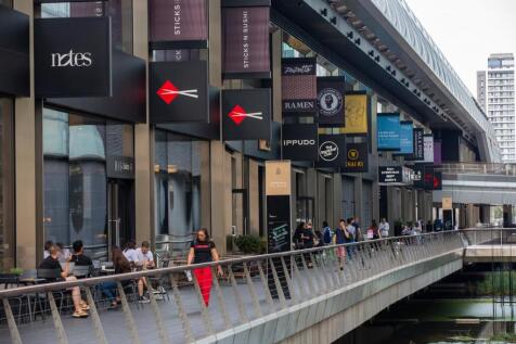 5 Churchill Place 165.jpg