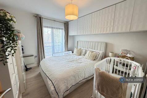 Main Bedroom - Part Furnished 