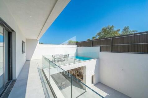 Contemporary 3+1 Bedroom Villa with Private Pool, Gambelas - Faro