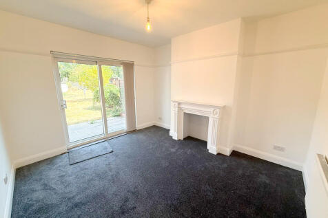 Dagenham Road, ROMFORD photo 3
