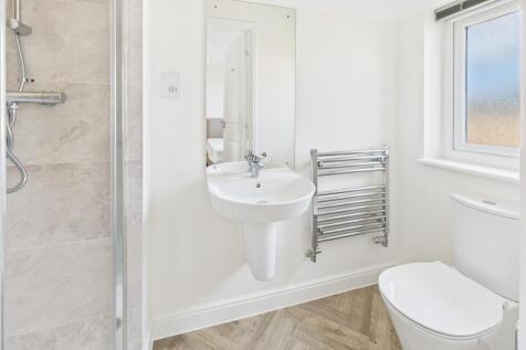 CAM02519G0-PR0335-STILL018