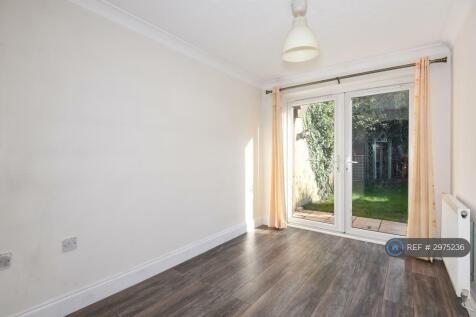 Turnstone Close, Wokingham, RG41 photo 4