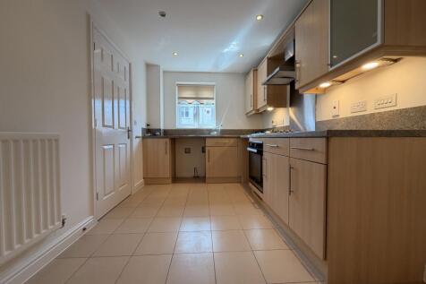 Redworth Drive, Amesbury, Wiltshire photo 5