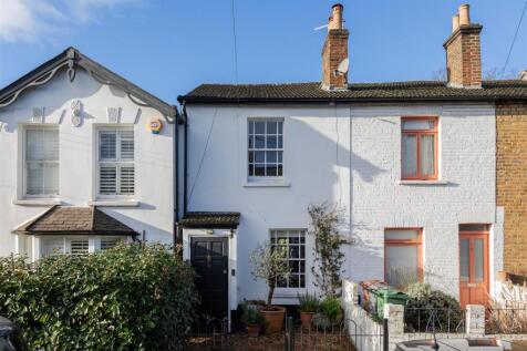 80 Eden Road, E17 9JY