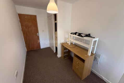 4 Bedroom Flat at Miskin Street, Cathays, Cardiff, CF24 4AP photo 5