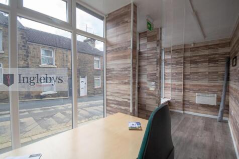 Commercial Property to rent Image 3