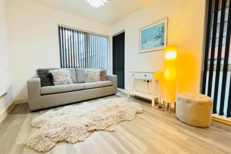 STYLISH FULLY FURNISHED APARTMENT WITH SECURE PAR