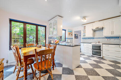 1357688-4-68d3d40...