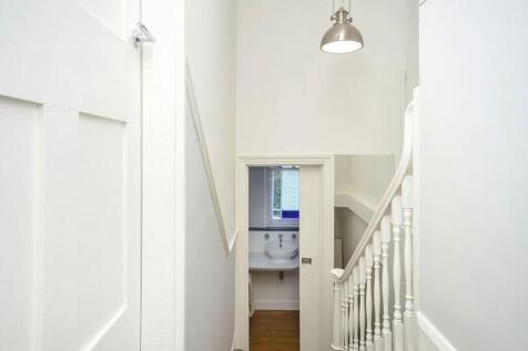 Buckland Hill, Maidstone, Kent, ME16 photo 2