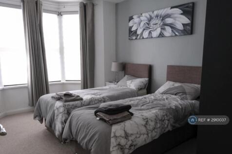 Bay Window Bedroom 1