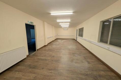 Denham Court Brunel Drive Newark 2.jpg