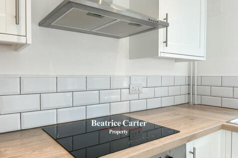 Kestrel Close, Beck Row photo 3