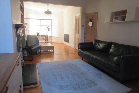 Through Lounge (front)