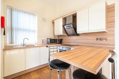 Flat C, 2 Moorgate_.jpg