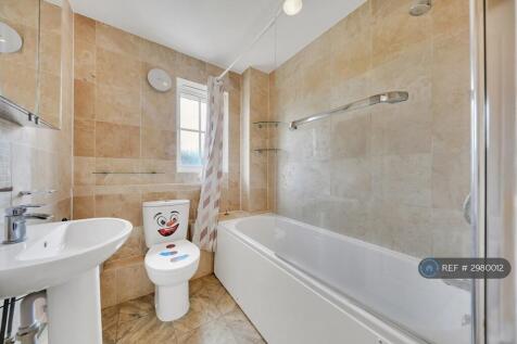 Karina Close, Chigwell, IG7 photo 4
