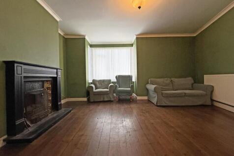St Georges Avenue 59 - Lounge Front.jpg