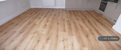 2-bed flat on Stevenage, Stevenage, SG1, £1,375/mo