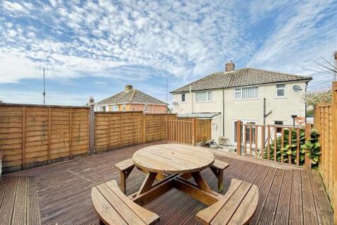 Seating Area On Deck.JPG