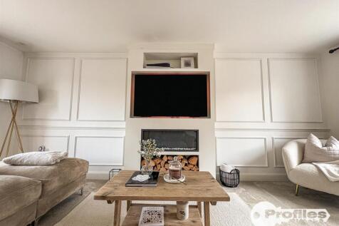 LOUNGE1.jpg