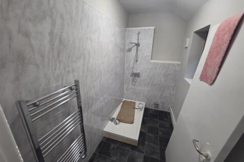 Bathroom  (1).jpg