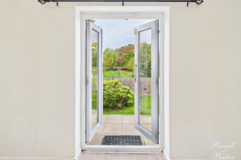 CAM01995G0-PR0378-STILL033