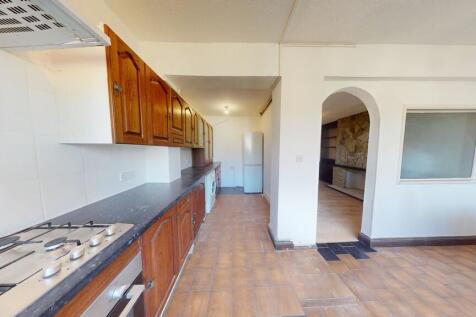 204-Manor-Way-052...