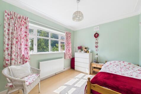 CAM02386G0-PR0141-STILL026