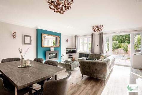 St Nicholas Crescent - Watermark-14.jpg