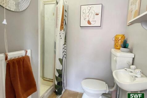 Gr floor shower room.jpg